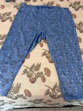 Blue Paisley Capris for Women - Stretch Activewear